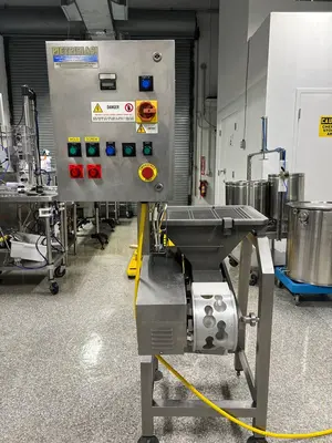 USED 2007 PIETRIBIASI MOLDEADORA DM.27