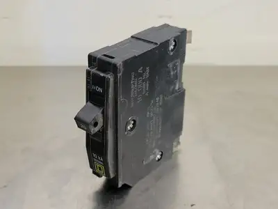 NEW SQUARE D QO120