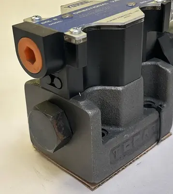 USED YUKEN DSG-03-2B3-D24-50