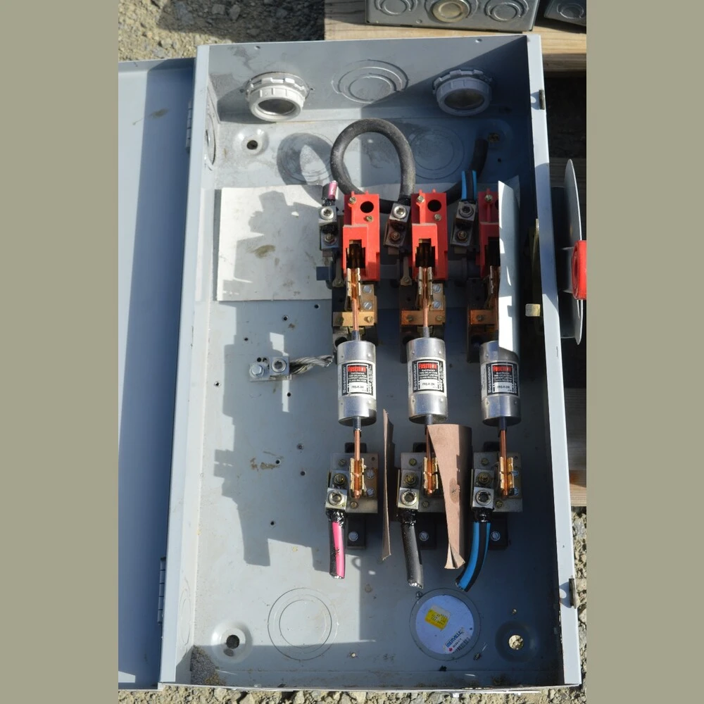Cutler Hammer 200 Amp Fusible Disconnect