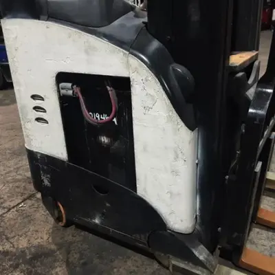 USED 2016 CROWN RR5725-45