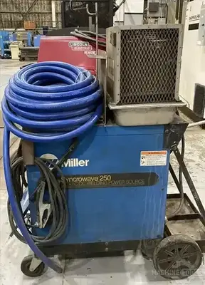 USED 1998 MILLER SYNCROWAVE 250
