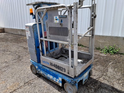 USED 2015 Genie GR-12