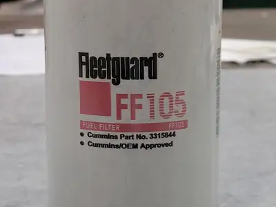 NEW FLEETGUARD FF105