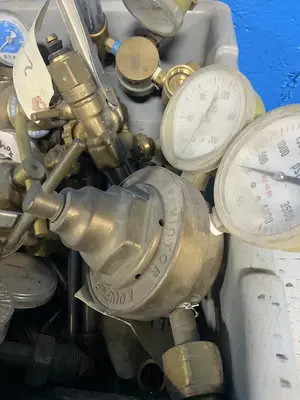 Equipment Co, Harris, Victoria Equipment  Pressure Gauges