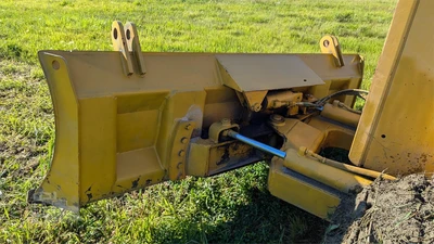 USED 1985 DEERE 450E