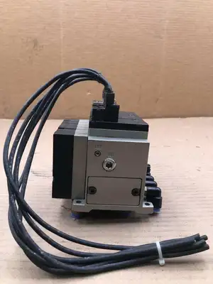 SMC ZM073H Series Vacuum Ejector 6-Valve Manifold ; 24VDC Coils