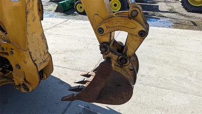 USED 2004 DEERE 110