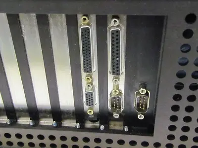 Uticor 500W-WD08K1 Industrial Computer Control Monitor Operator Station