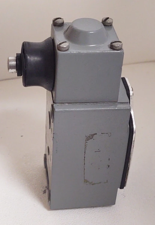 Used Allen-Bradley 802T-B Relays & Switches Kentucky US | Edwards Industrial Repair #974808