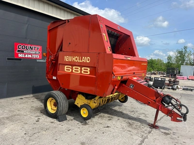 NEW HOLLAND 688 Roll Baler | County Equipment Company LLC (3)