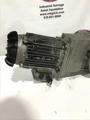 Lenze GKR06-2M VAK 100C32 Gear Drive/Speed Reducer/Gearmotor