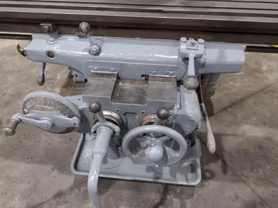 #3 KEARNEY & TRECKER MILWAUKEE MODEL #3 VERTICAL MILLING MACHINE 64" x 13" x 10 HP: YOBRO #24458