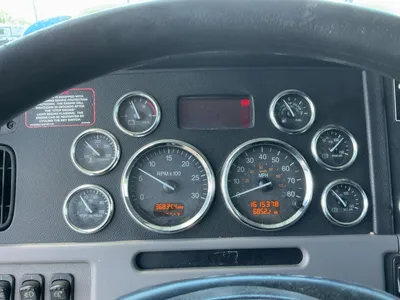USED 2011 PETERBILT 386