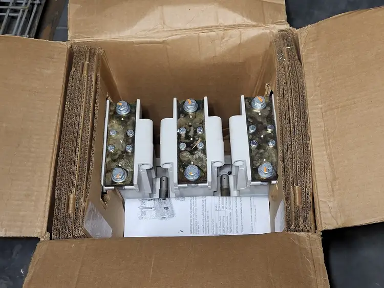 New | in-Stock JOSLYN CLARK MVC77U036A25-76 Switchgears British Columbia CA | Lenmark #367193