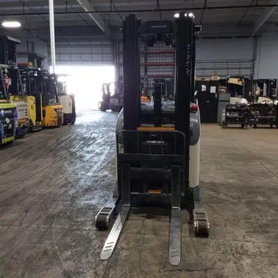 USED 2019 CROWN RR5725-45