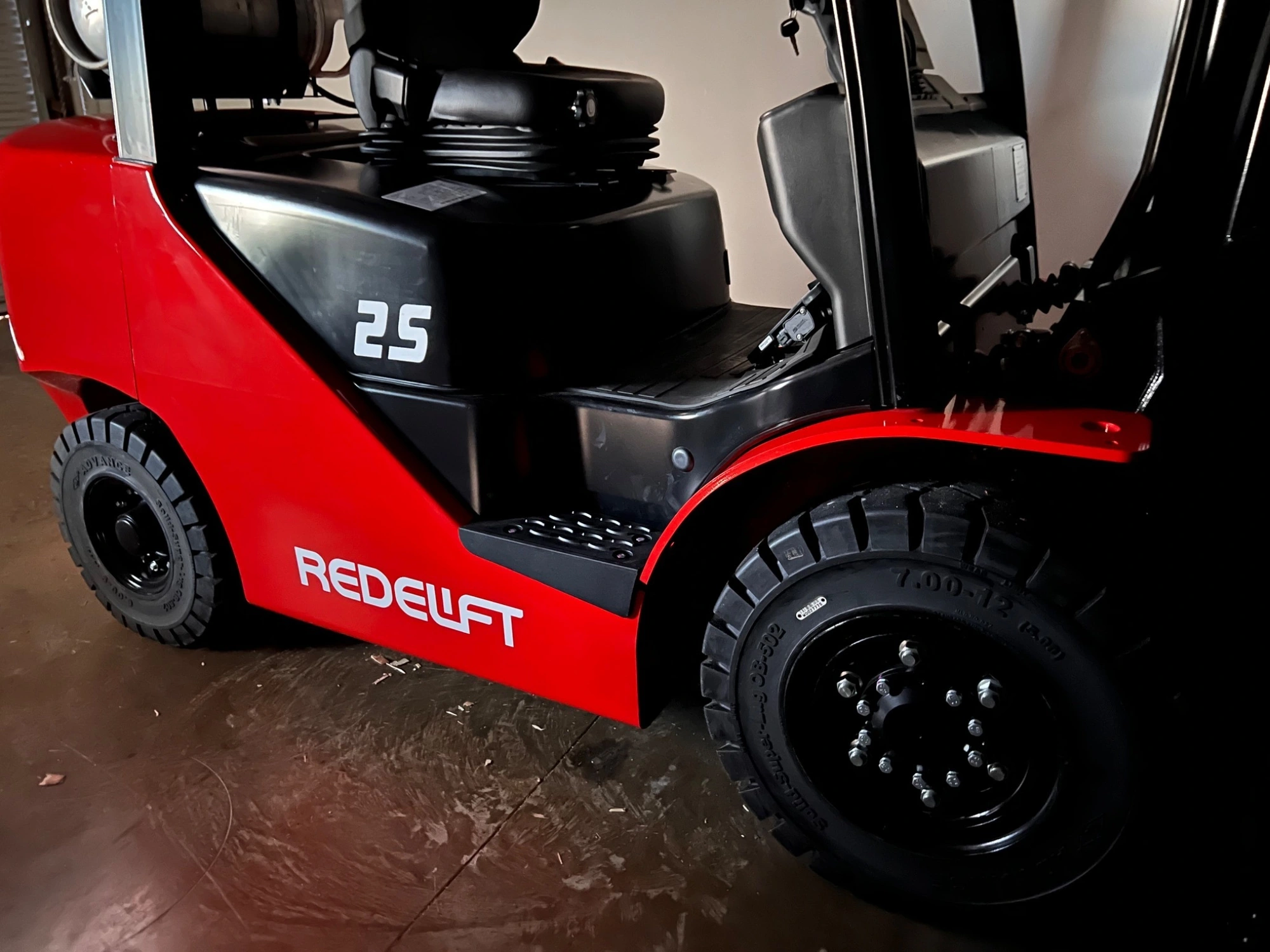 NEW 2025 REDELIFT R25-LPG