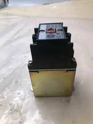 Allen-Bradley 700DC-P300Z1 Series A DC Relay 301-600VDC 115-125VDC coil