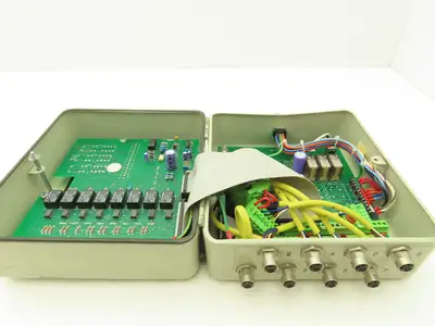 Allen Bradley 440F-C28011 MatGuard Guardmaster Safety Mat Control Unit 8 Inputs