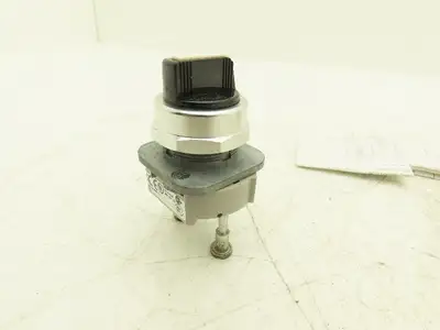 Allen Bradley 800TC-J91A Pushbutton Switch 3-Position Spring Return Both *READ*