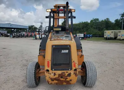 USED 2014 CASE 586H
