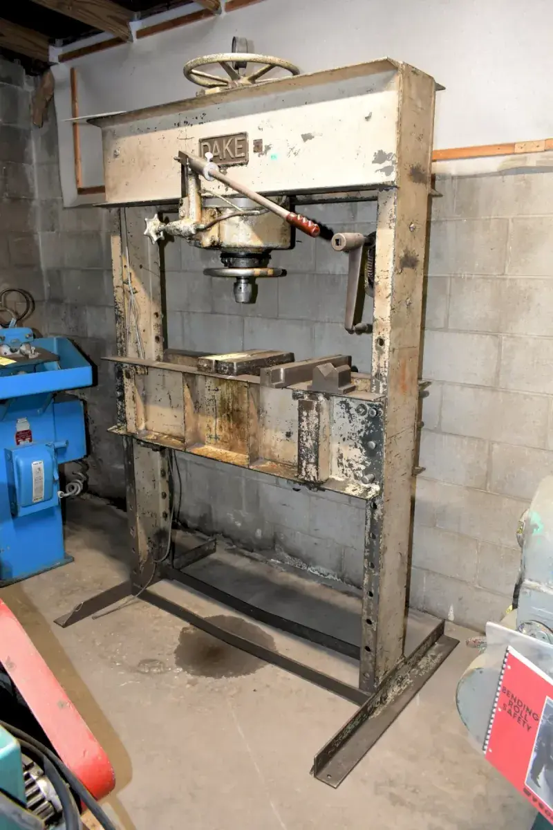 Used DAKE _UNKNOWN_ H-Frame Presses Ohio US | Yoder Brothers machinery #1310184
