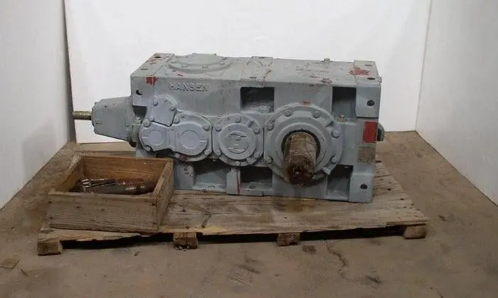 105 HP @ 1,750 RPM 90:1 HANSEN Model RDF44-BNN-90 Right Angle Power Transmission Gear Reducer; S/N 071811 (Never USED)