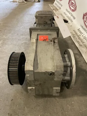 Lenze GKR06-2M VAK 100C32 3kW Gear Drive/Speed Reducer/Gearmotor 11.376:1