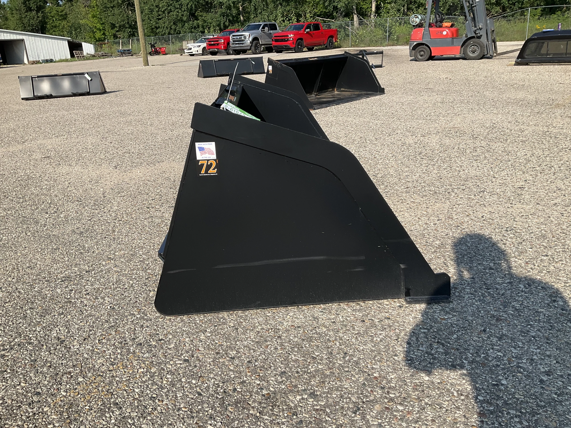 Used TOMAHAWK 72" SNOW/ MULCH BUCKET Skid Steer Buckets Michigan US | Miedema Asset Management Group #1342276
