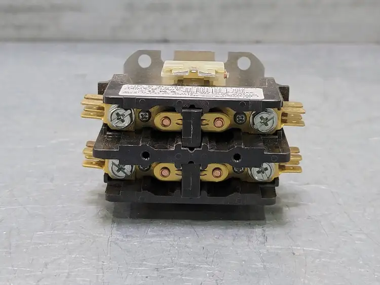 Used ALLEN-BRADLEY 400-DP25NJ2 Switchgears British Columbia CA | Lenmark #243566