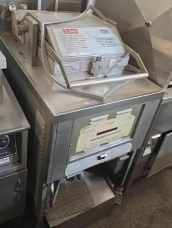 Used HENNY PENNY _UNKNOWN_ Cookers / Coolers / Fryers British Columbia CA | Surrey Food Equipment #872163