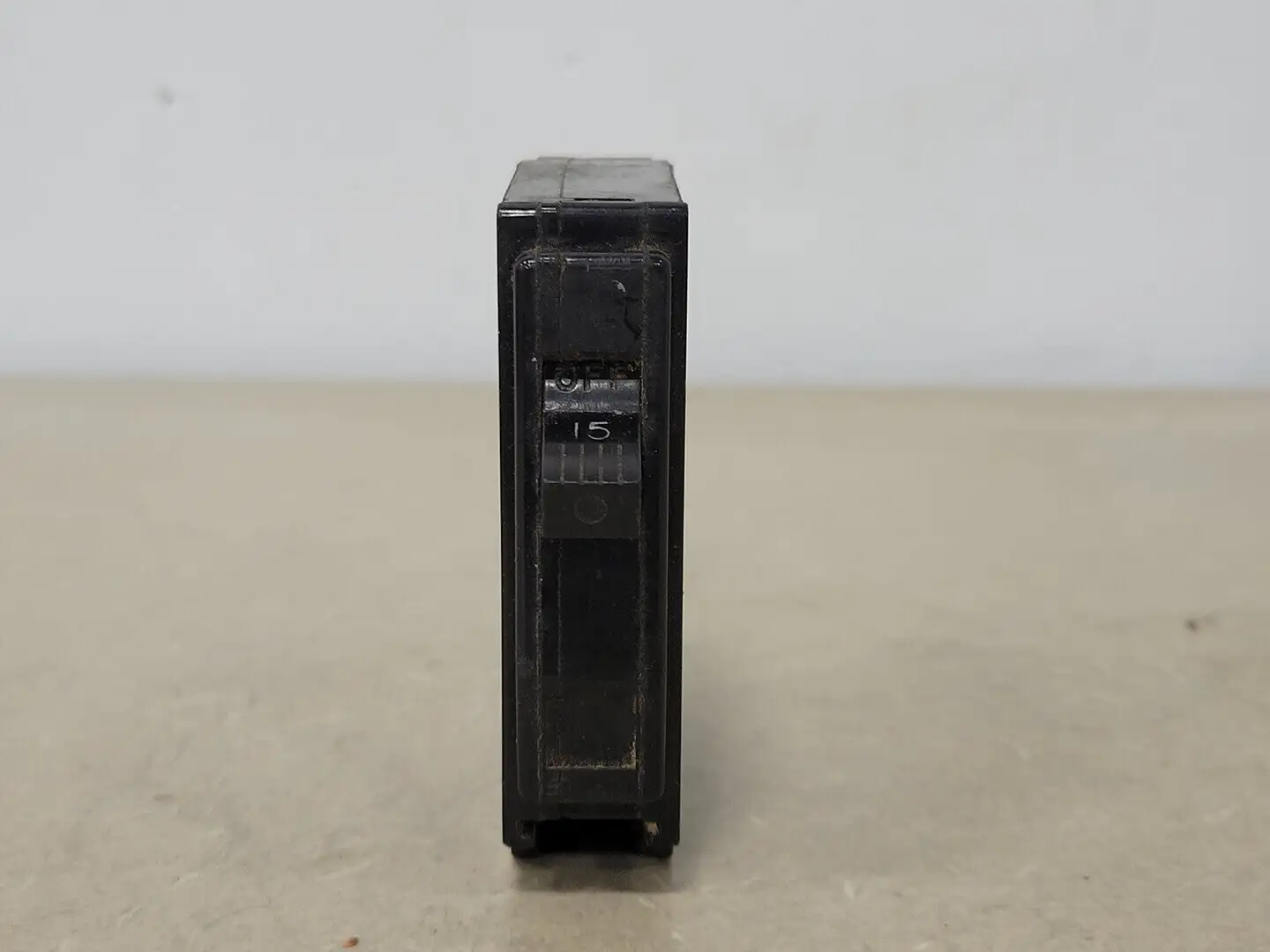 USED SQUARE D QO115