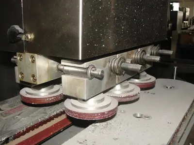 SPC7805  Capping Machine Ron Unger Engineering retorquer cap tightener