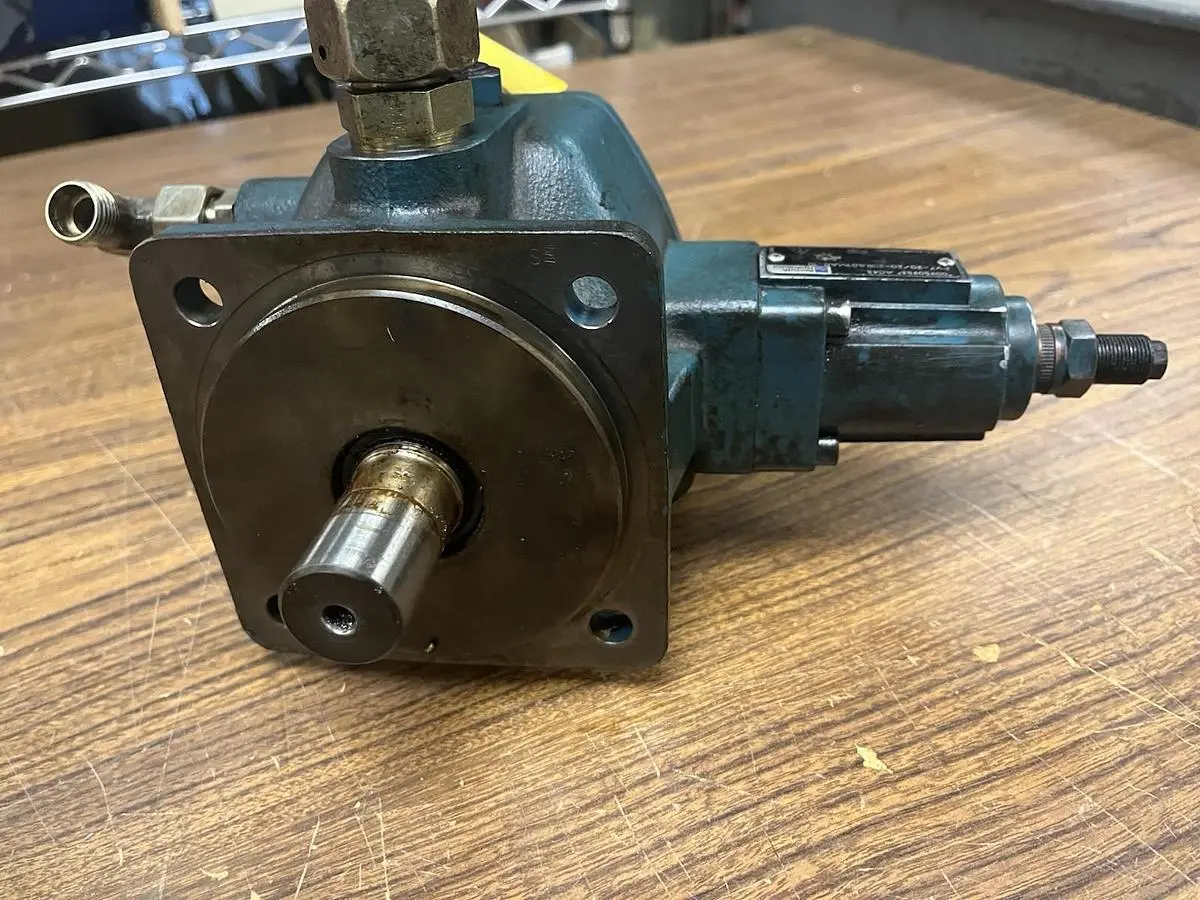 USED REXROTH PV7-20/20-20RA01MA0-10