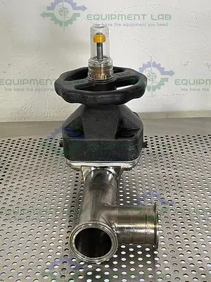USED ITT PURE-FLO 2-316L-RA20MAX-CWP150 3 WAY DIAPHRAGM VALVE W/ 2" SANITARY FITTING
