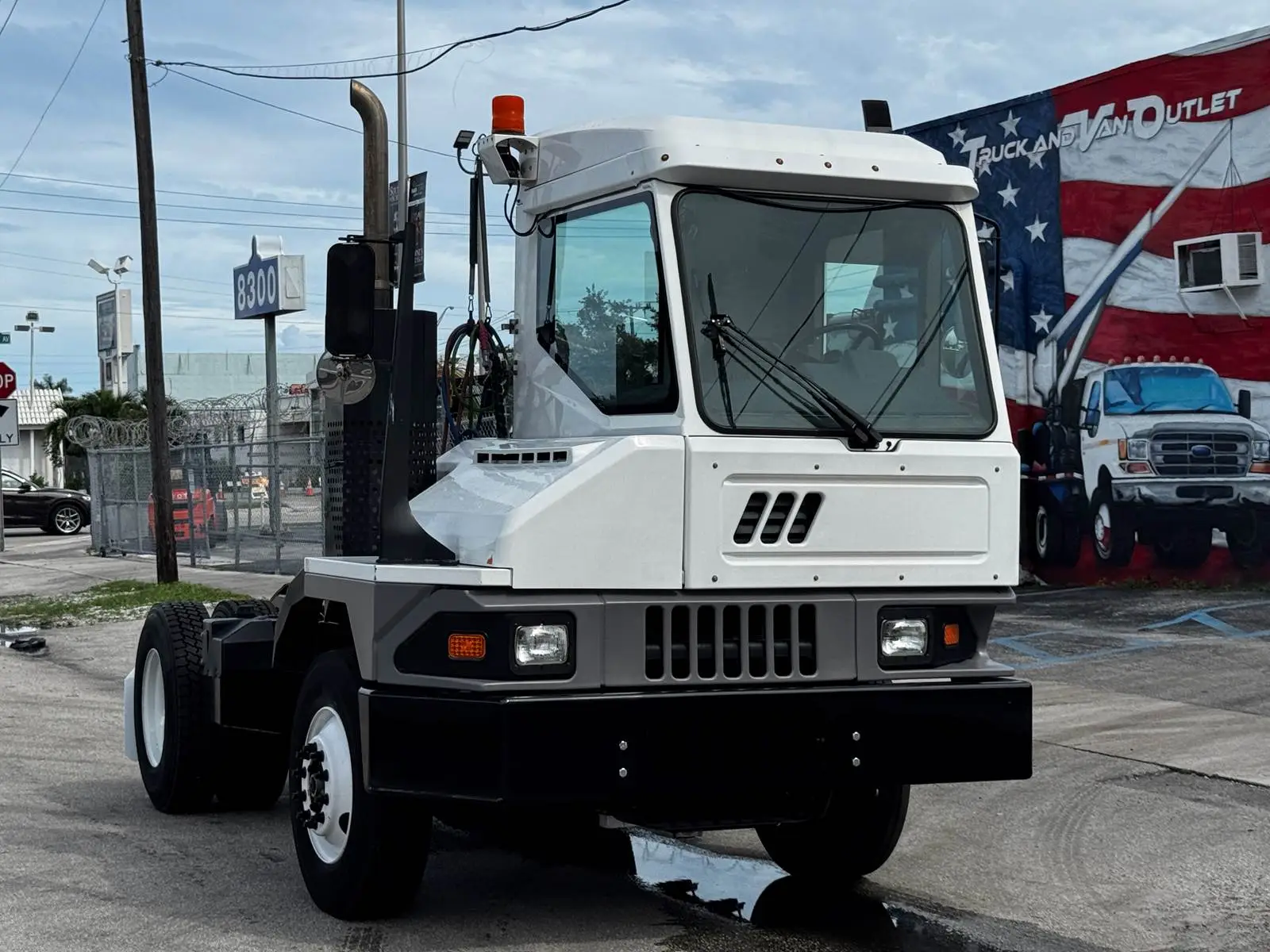 Used 2016 KALMAR OTTAWA T2 Tow Tractors Florida US | Truck and Van Outlet #1509221