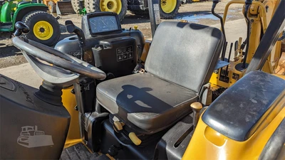 USED 2004 DEERE 110
