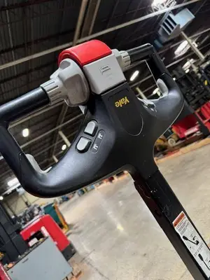 Used 2015 YALE MPE060LV Electric Pallet Trucks Illinois US | Somerset Equipment Sales #1546247