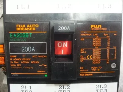 Fuji Electric EA203BT Auto Breaker 200 Amps BT3GEB-200 Used