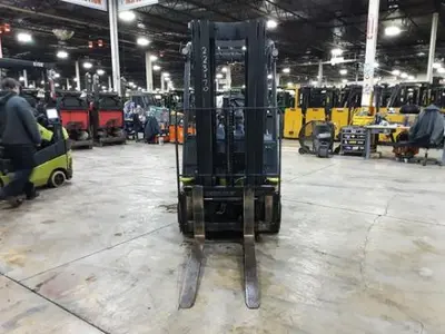 USED 2020 CLARK S25CL