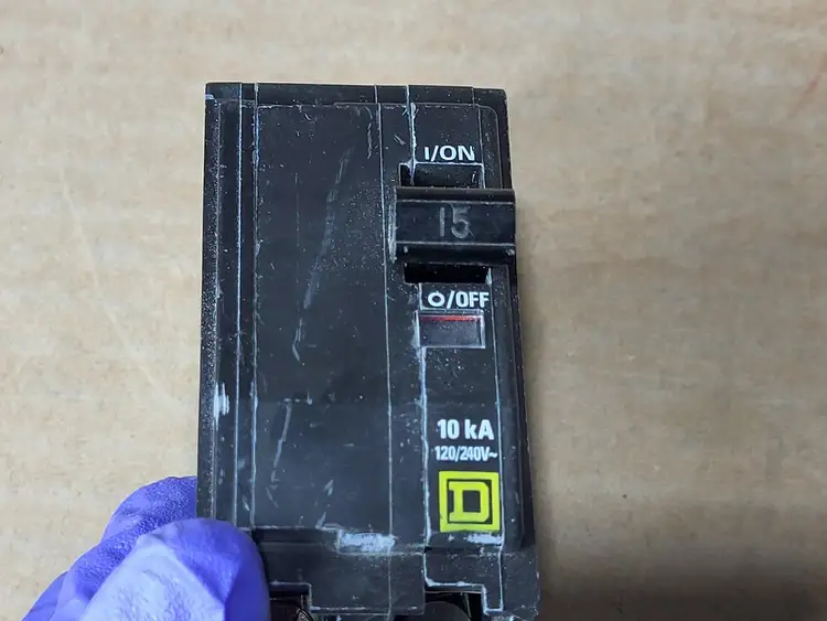Used SQUARE D QOB220 Switchgears British Columbia CA | Lenmark #1438632