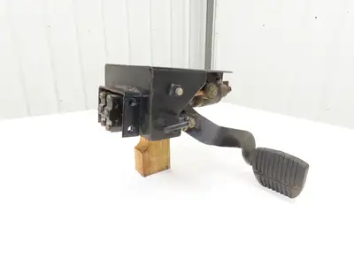 Toyota 5FBE15 Electric Forklift Hydraulic Brake Pedal Master Cylinder Assembly
