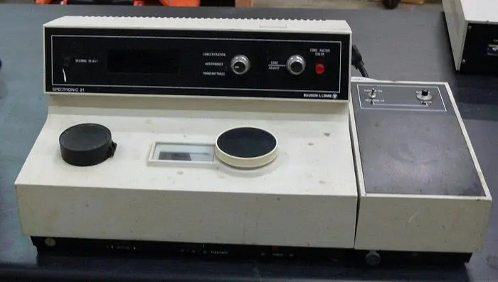 BAUSCH LOMB SPECTRONIC 21