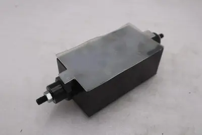 NEW Danfoss Vickers DGMFN-5-Y-A2W-B2W-30 Flow Control Valve STOCK GF-799