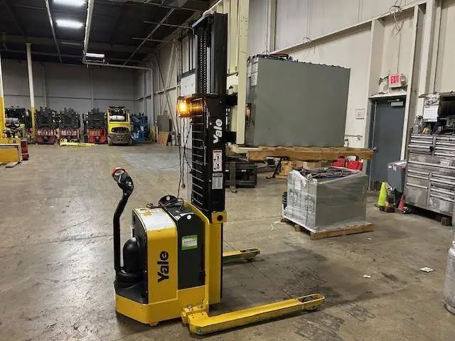 Used 2019 YALE MSW025LF Pallet Stackers Illinois US | Somerset Equipment Sales #1546259