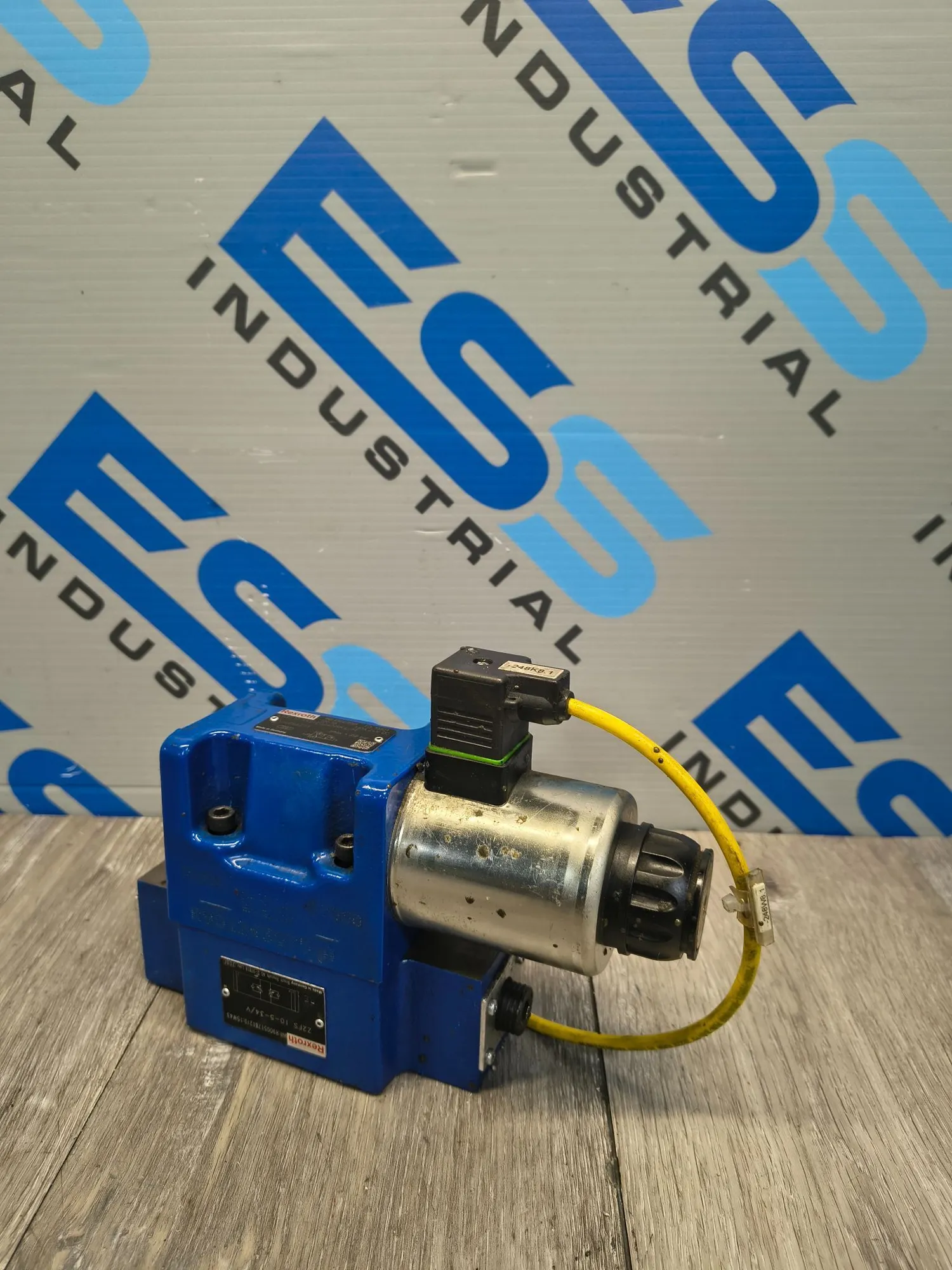 Used REXROTH 4WE 10 Y50/EG24N9K4/M Valves/Fittings South Carolina US | ESS Industrial Equipment Sales #1311287