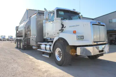 Used 2014 WESTERN STAR 4900 Tanker trucks Texas US | Roll Off Truck World #1492032