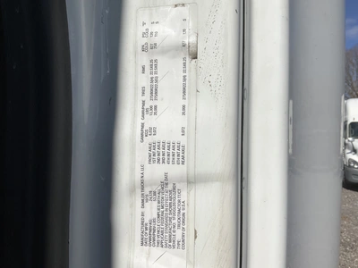 USED 2016 FREIGHTLINER CASDCADIA