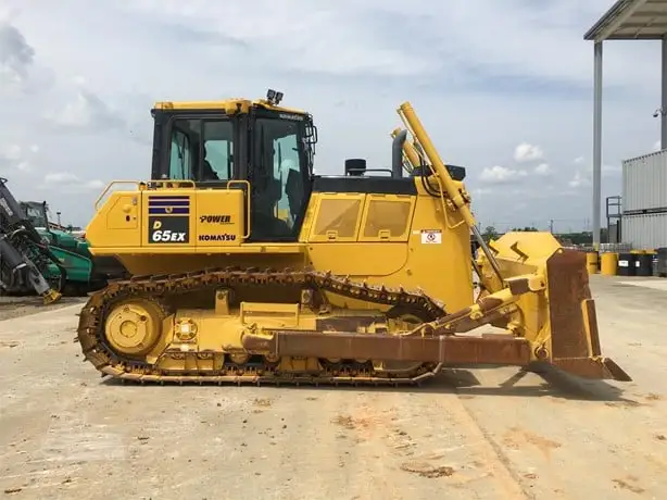 USED 2017 Komatsu D65EX-18