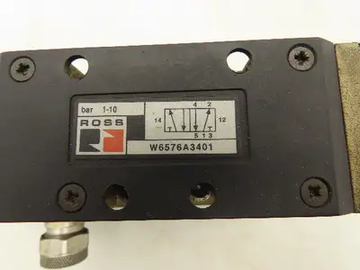 ROSS W6576A3401 Pneumatic Solenoid Spool Valves W/Base 2 Position 120V Coil